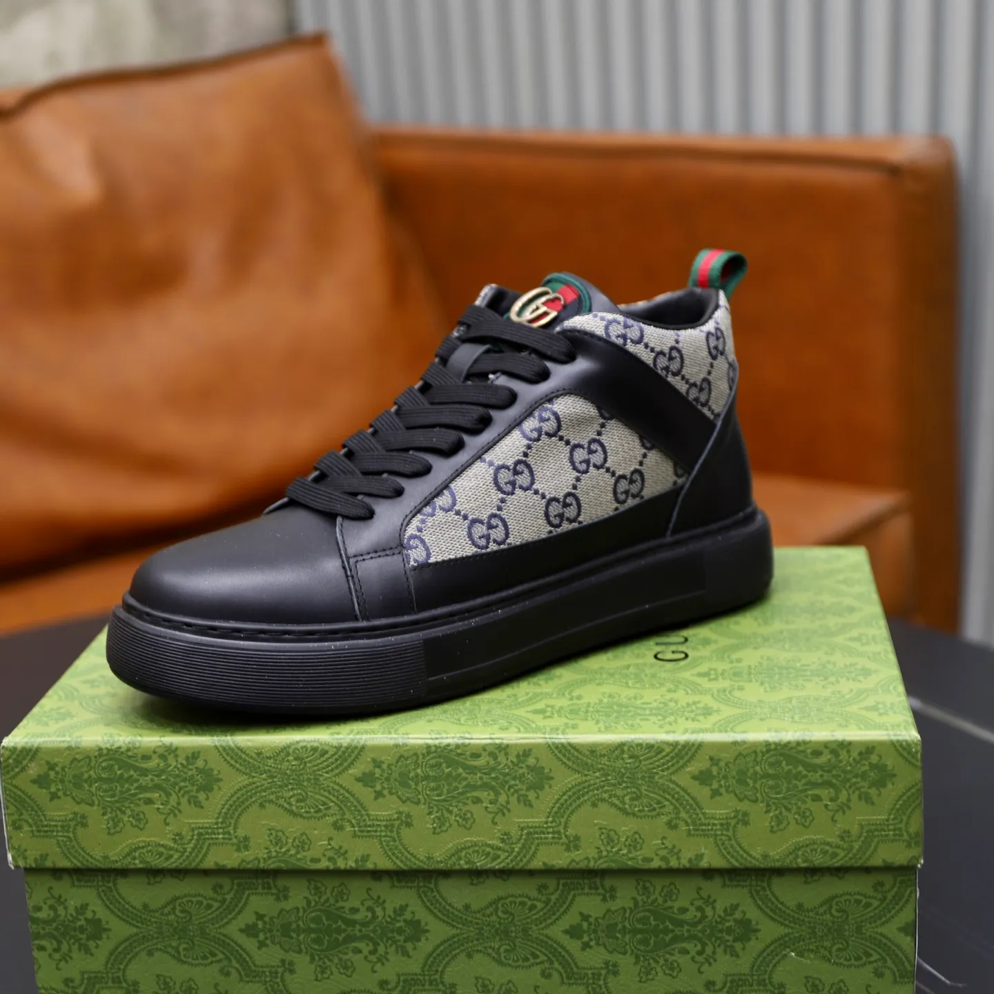 Ex-factory price: 462💰🙅‍♂️🙅‍♂️🙅‍♂️ Brand: Gucci GUCCi Standard code: 38-44 (45 customized) Grade: Same as the official website Material: Original cowhide material spliced with brand cloth Comfortable and breathable lining Lightweight and wear-resistant sports outsole Style category: Men's fashion casual shoes Running sports shoes Distinguished luxury brand elements Top luxury color: actual picture color